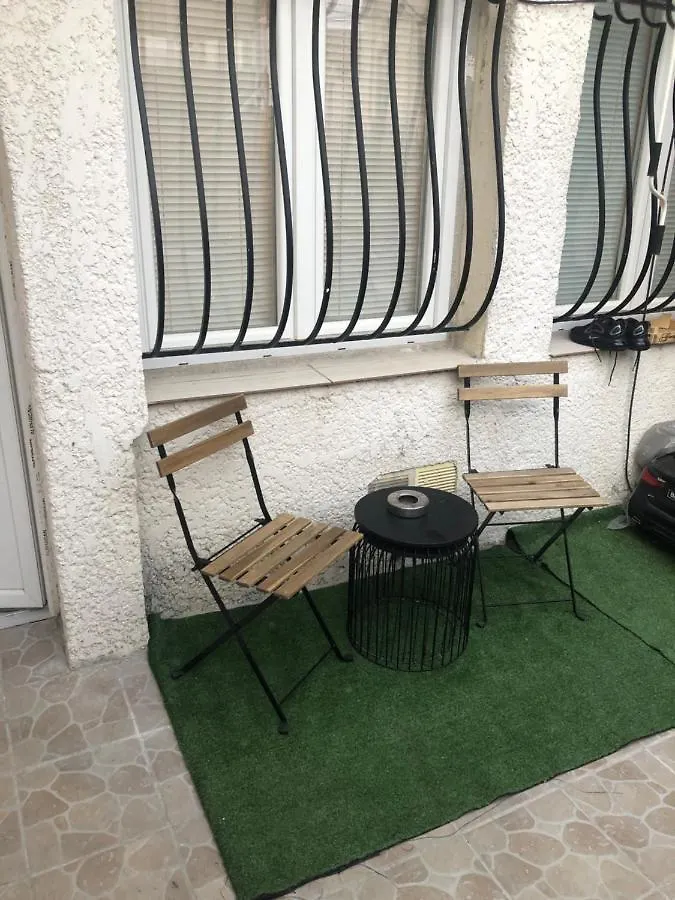 Studette Independant Avec Terrasse-Climatisation Apartment Marseille France